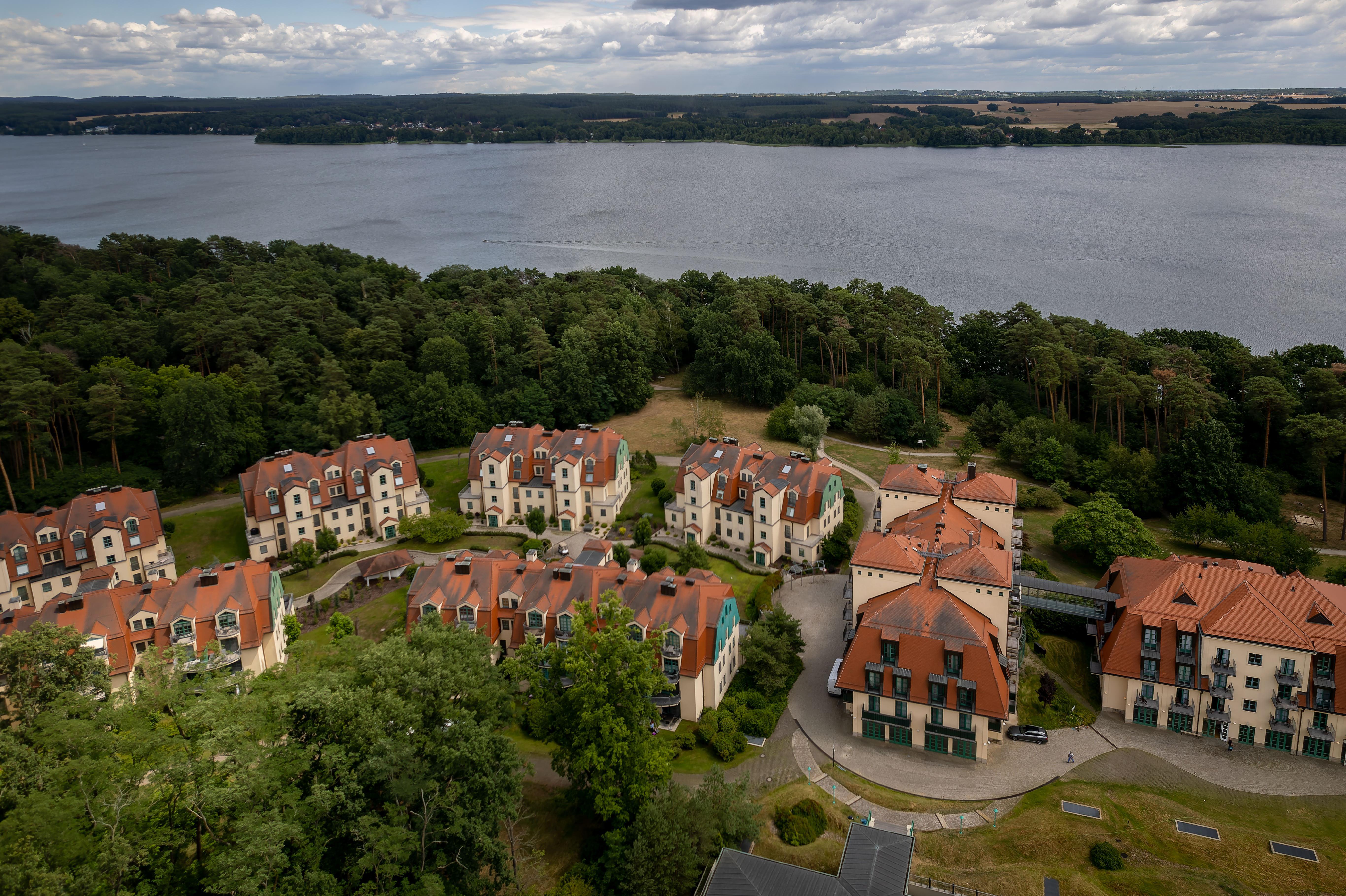 Precise Resort Bad Saarow Exterior photo Aerial view of the town