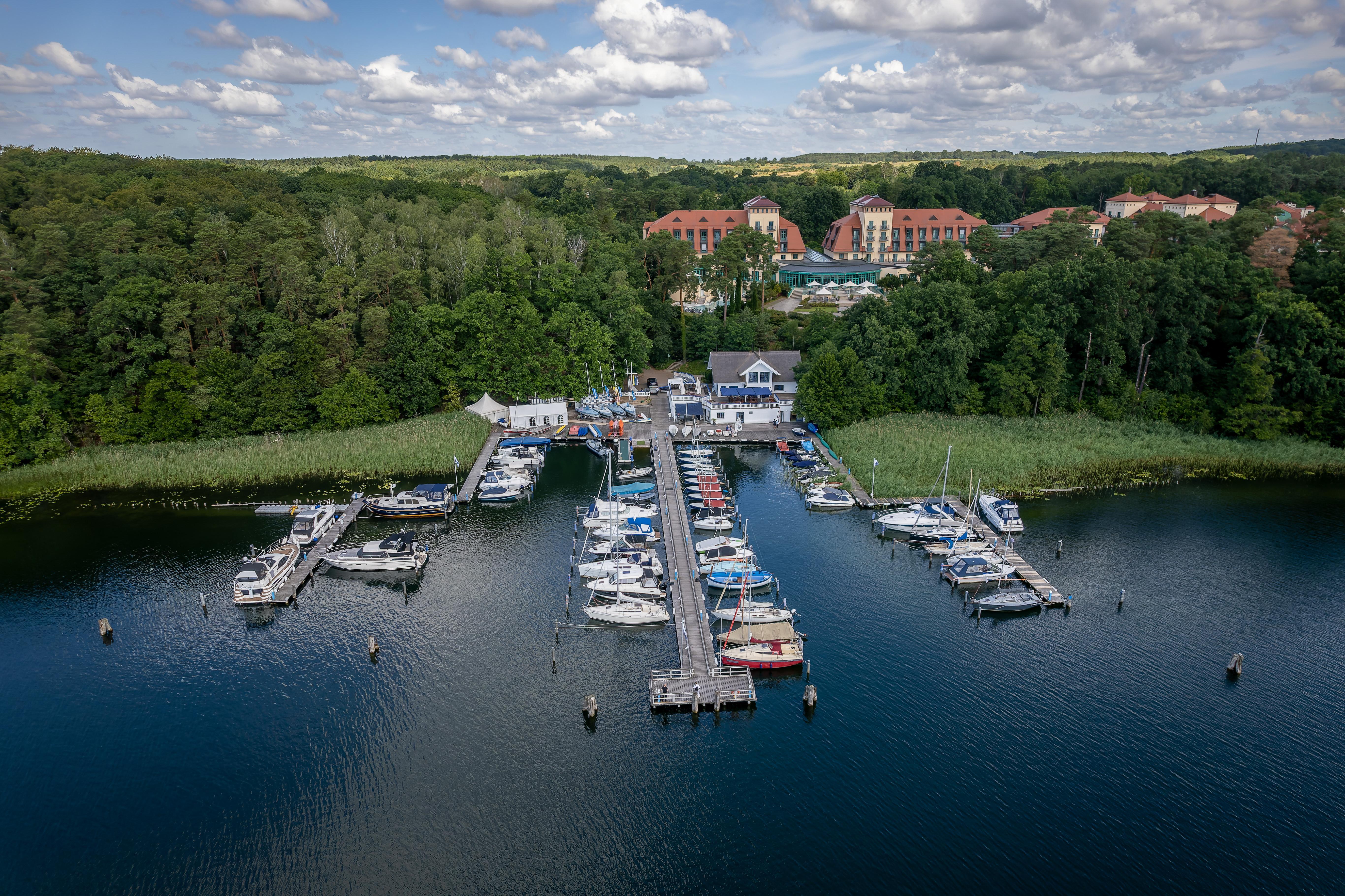 Precise Resort Bad Saarow Exterior photo Aerial view of the marina